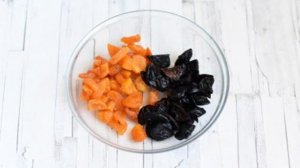 Сладкий плов с изюмом и курагой и сухофруктами