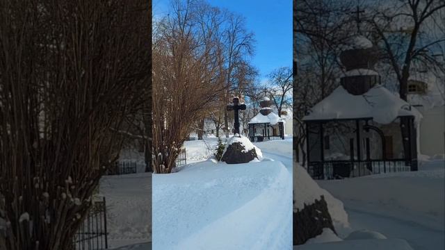 Москва. Новодевичий женский монастырь. Тропарь Смоленской иконе Божией Матери