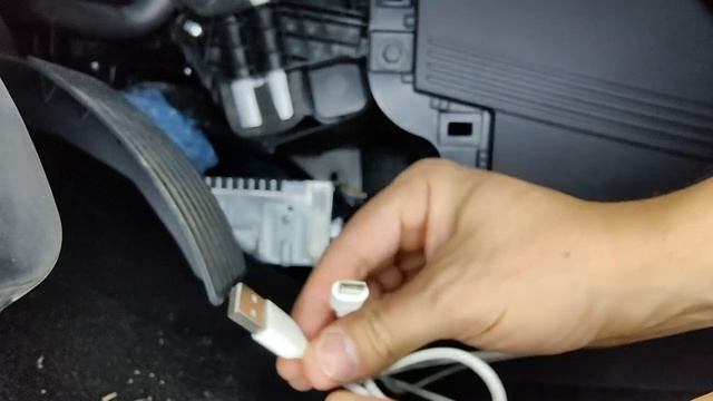 BYD SECRET USB PORT! - Installing android APPs, Part 1