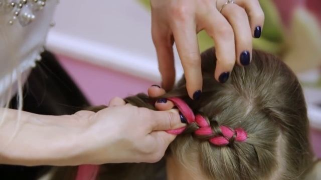 Обучение плетению! Урок №5! Плетение кос с канекалоном! Заплети Радугу смотреть онлайн