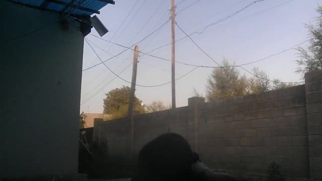 Мы мокрые сталкнули друг-друга в одежде в бассеин смотреть онлайн