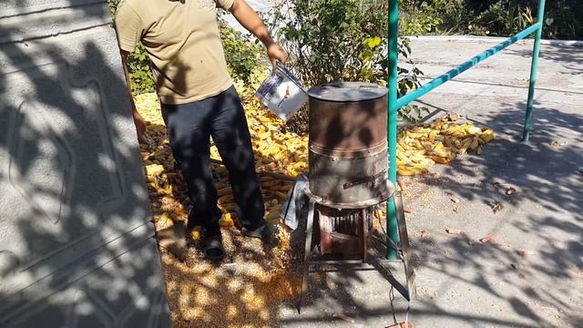 Устрашающая дробилка кукурузных початков смотреть онлайн