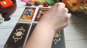 Онлайн гадание Таро/Уйти или остаться? Стоит ли продолжать отношения? Или лучше разорвать?