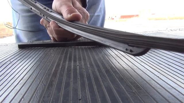 Вторая жизнь дворников. Меняем резину. Автохитрость #2 смотреть онлайн