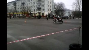 Стант на кроссовом мотоцикле