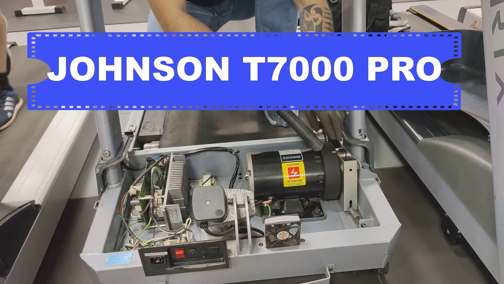 JOHNSON T7000 PRO Как заменить беговую деку. Ускоренное видео смотреть онлайн