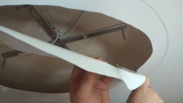 как утопить люстру в натяжном потолке без платформы, внутренняя вклейка кольца