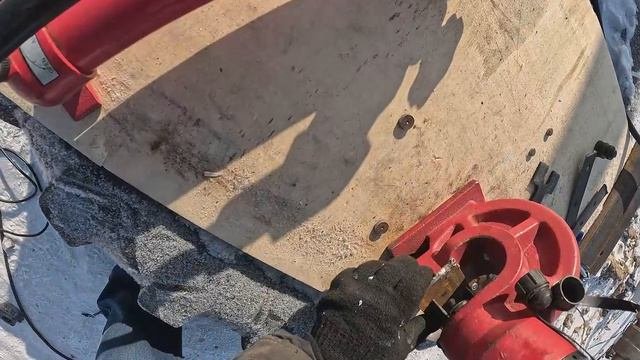Могучий просекатель отверстий