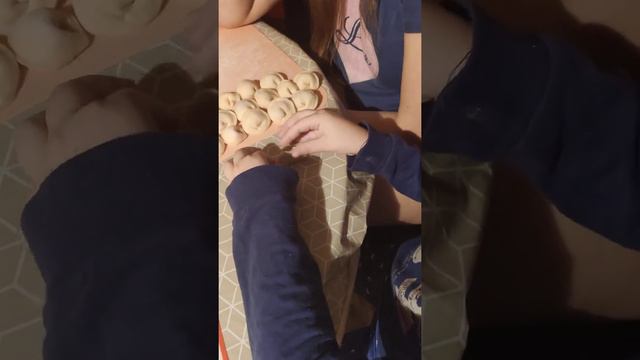 Пельмени домашние. Лепим пельмени с детьми смотреть онлайн