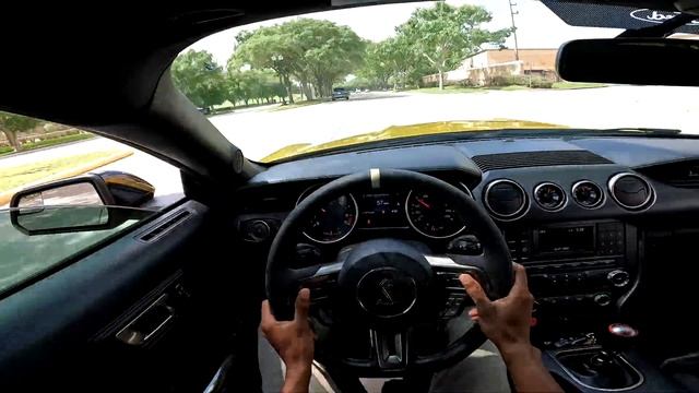 Straight Piped Shelby GT350 POV - Loud Exhaust, Hard Pulls & Epic Downshifts смотреть онлайн