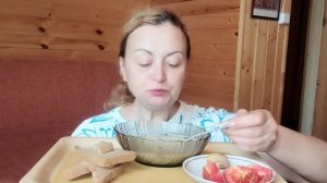 холодная окрошка в жаркий день