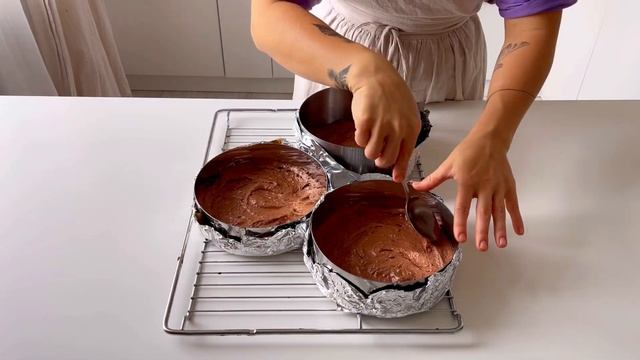 Торт ШОКОЛАЗМ - мягкий шоколадный торт с карамелизованной грушей