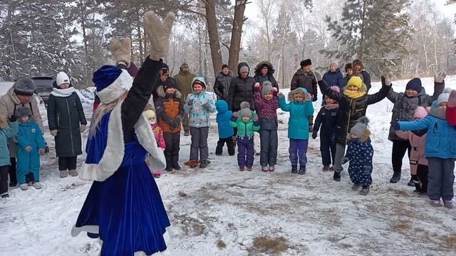 Леший украл варежки деда Мороза и засыпал снегом дороги в Усольском районе 2 смотреть онлайн