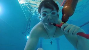 КАК ДЫШАТЬ ПОД ВОДОЙ ? ДЕЛАЕМ АКВАЛАНГ ! САМОДЕЛЬНЫЙ АКВАЛАНГ