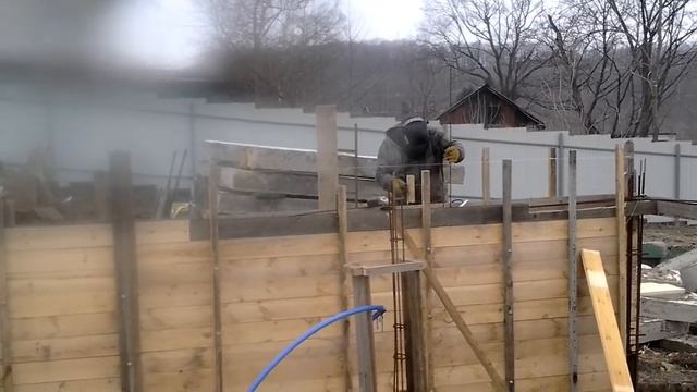 Строим дом сами. (без купюр). Цокольный этаж.