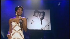 Natalie Cole LIVE - Unforgettable