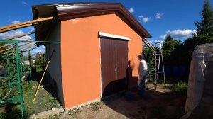 Строим современный курятник ч.34 Покраска стен.