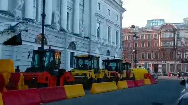 РАБОТЫ ОКОЛО СТАНЦИИ МЕТРО ВЛАДИМИРОВСКАЯ.