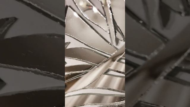 Зеркальные элементы вырезаю вручную. Подпишись на @MicroGrassmarket чтобы увидеть результат #картин смотреть онлайн