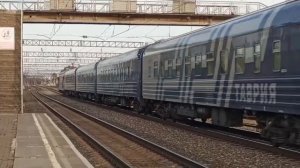 Электровоз ЭП1М-745 следует с пассажирским поездом 159/160 Симферополь-Москва.