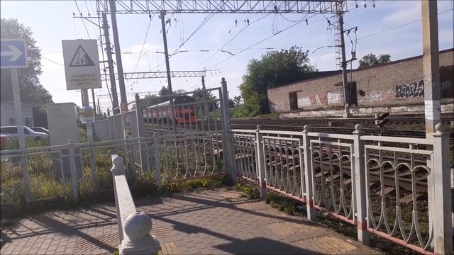 ЭД4М-0133 сообщением "Москва(Казанский вокзал)-Голутвин", станция Виноградово. смотреть онлайн