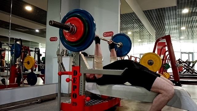 Жим лёжа узким хватом 95 на 5 смотреть онлайн