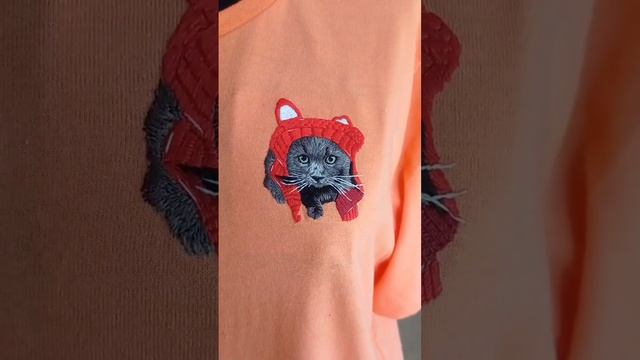 вышивка кота на одежде гладью, ручная работа #вышивка #вышивканаодежде