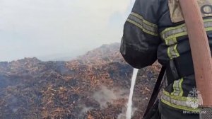 Абаканским пожарным удалось сдержать серьезный ландшафтный пожар