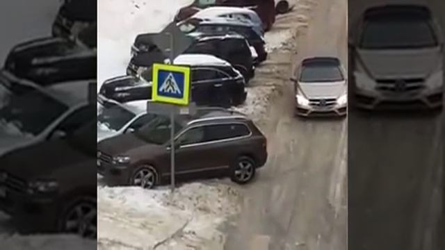 Устроил флешмоб. Пермь, Ул. Горького смотреть онлайн