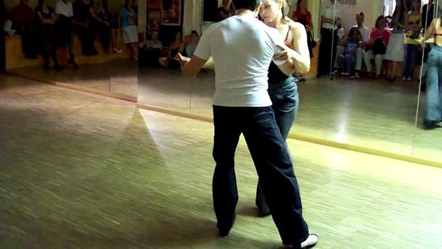 Tango improvisation Sonja Armisén + Quang Bobrowski смотреть онлайн