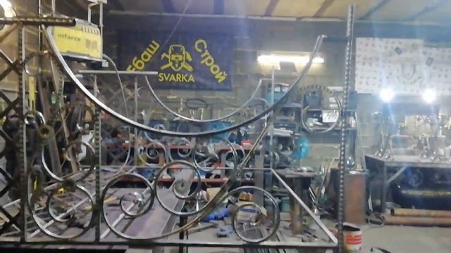 Мангал, стол со стульями #стол #стулья #стул #холоднаяковка #мангал #блокусиления смотреть онлайн