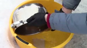 Очищаем кастрюльки