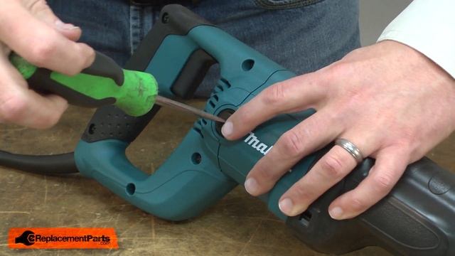 Makita Reciprocating Saw Repair - Replacing the Carbon Brushes Makita Part  CB303