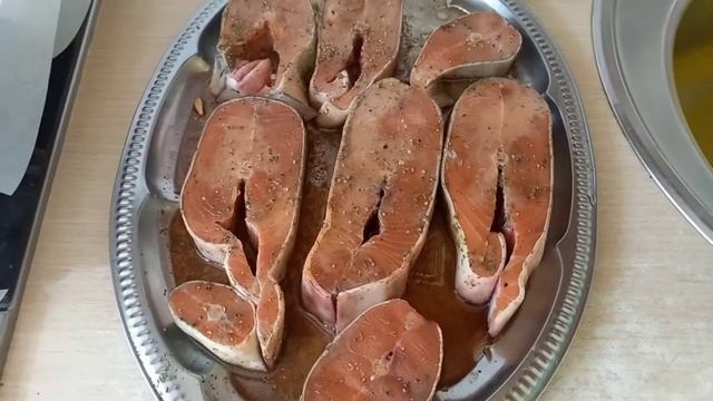 /Ужин/Стейки Кеты запечёные в духовке . смотреть онлайн