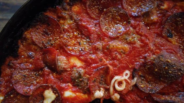 Who Makes The BEST Pizza In Chicago? The Ultimate Chicago Pizza Crawl #TRUFFBestChicago