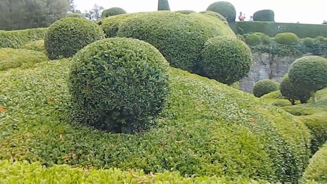 French Topiary Fantasy - Marqueyssac, Dordogne смотреть онлайн