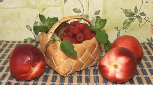 КОРЗИНА С КОСЫМ ПЛЕТЕНИЕМ ИЗ БЕРЕСТЫ / Basket of Birch Bark