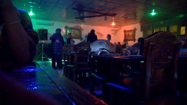 People dancing in "Кафе Озан" Moscow, Dmitrovskoe Shosse смотреть онлайн