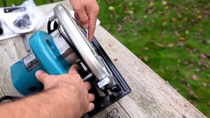 Unboxing fierastrau circular manual Makita N5900B