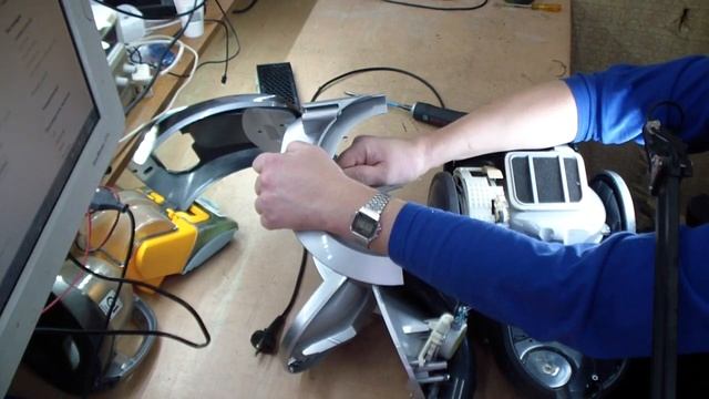 Пылесос LG не включается, сломано управление на шланге. смотреть онлайн