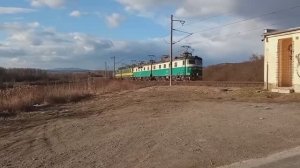 Электровозы ЧС2 двойной тягой с грузовым поездом