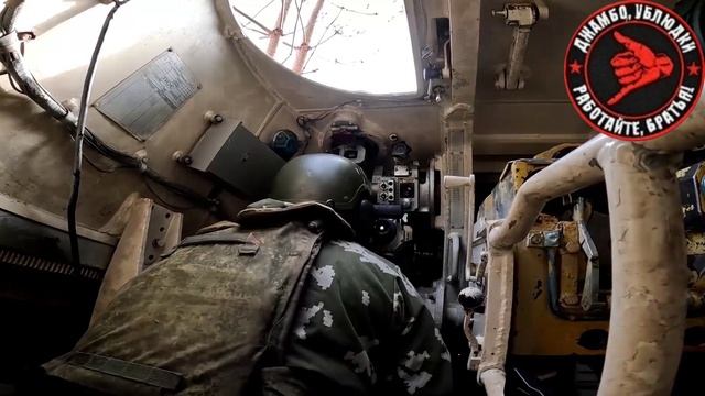 Боевая работа нашей артиллерии в зоне СВО

Артиллерийские подразделения 120-мм самоходных орудий «Но