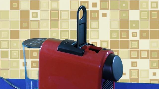 Nespresso Essenza Mini Espresso Machine (Red) Review