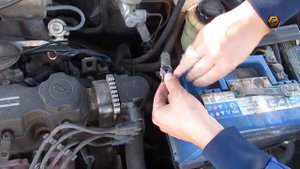 Окислились клеммы аккумулятора машины, что делать?Как бороться? (Oxidized battery terminal car)