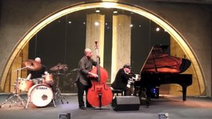 Vahagn Hayrapetyan Jazz Trio - Caravan