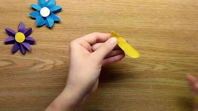 Простые цветы из бумаги своими руками для детей DIY paper flowers for children смотреть онлайн