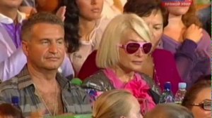 С.Лазарев и Л. Кудрявцева, ведущие Новой волны 2012