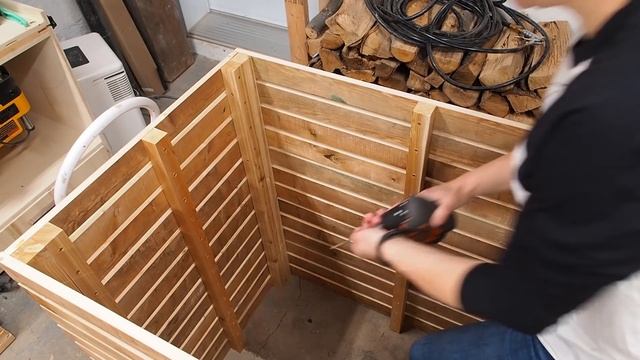 DIY slatted planter box // raised garden | with plans