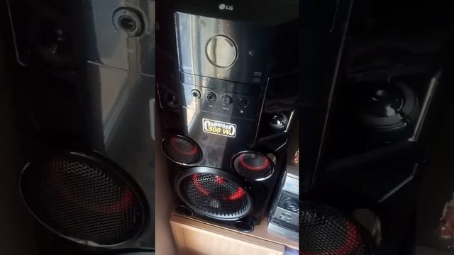 Музыкальный центр LG OM6560 RMS 500 Вт смотреть онлайн