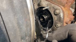 HOW TO Mitsubishi Fuso Canter 4P10 PCV Filter and seal change